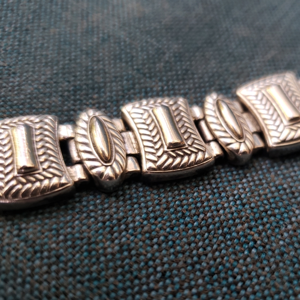 Watch - Picture 2 of 8